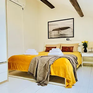 Cozy Loft In A Fashion District Of Milano
